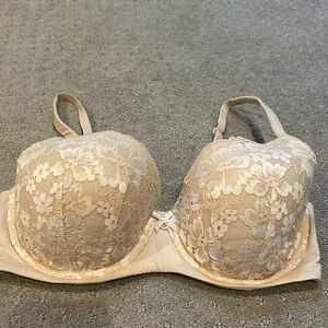 Victoria’s Secret Cream Lace Bra 34 DDD